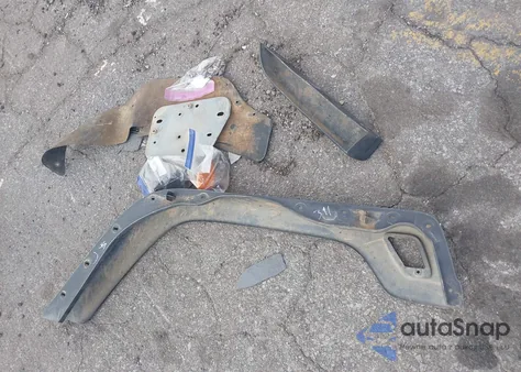 1999 Jeep Wrangler Sport z USA, uszkodzony, nr VIN 1J4FY19S1XP413327